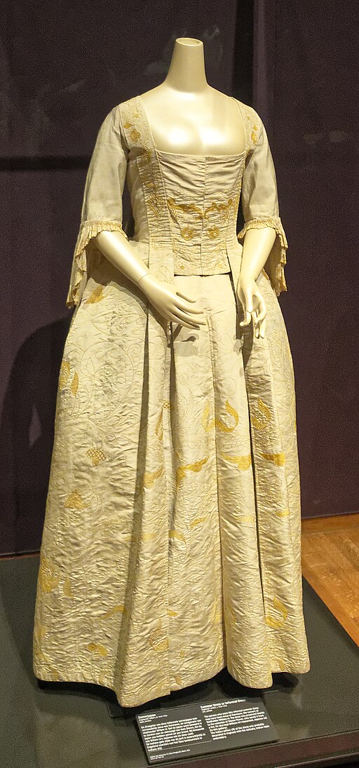 Summer dress made from Indian silk, presumably embroided in England in Indian style, tailored in the Netherlands. The dress originates from the Hof te Dieren, the hunting lodge of the House of Orange in Dieren, which burnt down during the French occupation (1795-1815). The dress is said to have been worn by Princess Anne, the wife of William IV, Prince of Orange. The dress was rescued from fire by the guardian of the Hof te Dieren, Abraham Elie Palairet, but was never reclaimed afterwards.